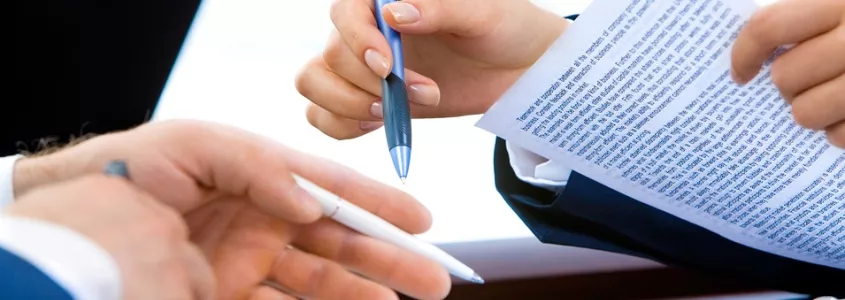 Cláusula de confidencialidad en contrato
